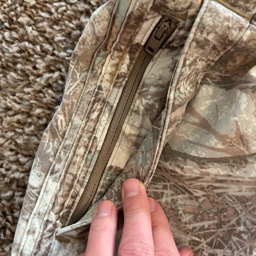 Men’s medium Abercrombie & fitch camo shorts - Picture 3 of 4